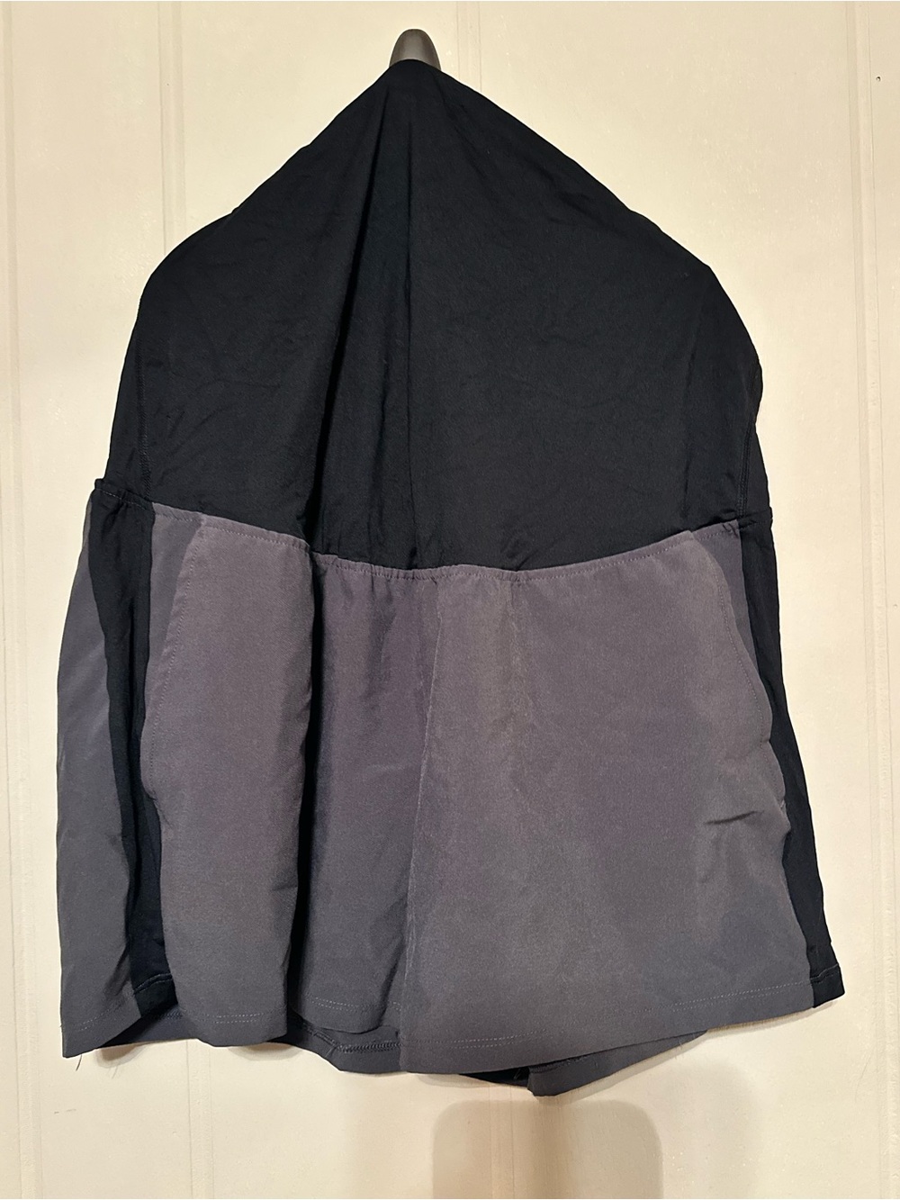 Ingrid & Isabel Two-Tone Black and Gray Maternity Athletic Shorts XL